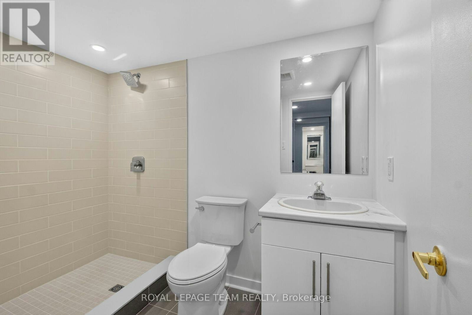 104-545 St Laurent Boulevard, Ottawa, ON, K1K 4H9 - 18