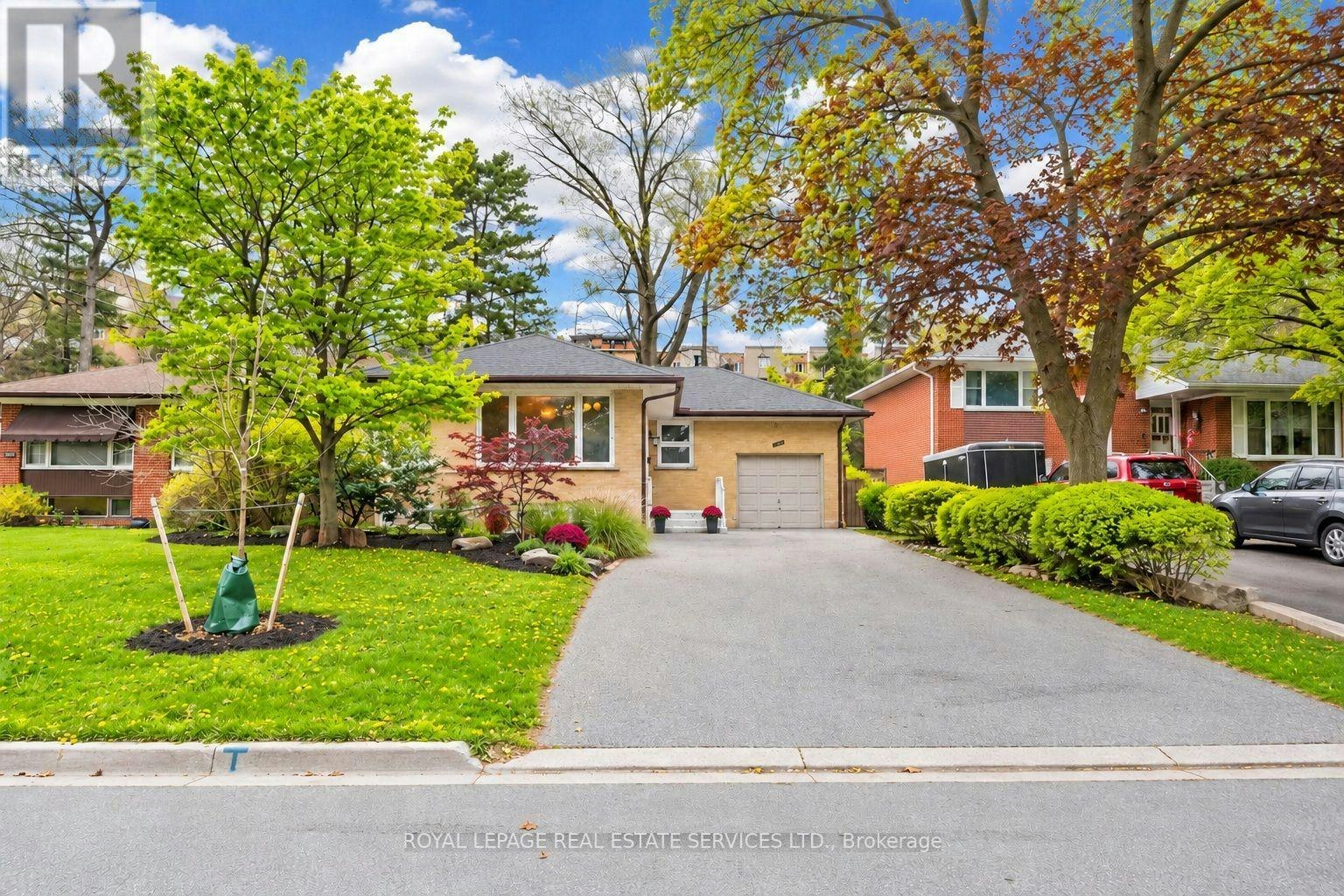 3009 O'hagan Drive, Mississauga, ON, L5C 2C4
