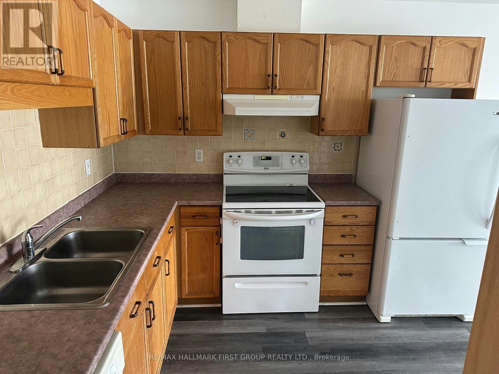 39 Ballantine Street, Cobourg, ON, K9A 5G8 - 2