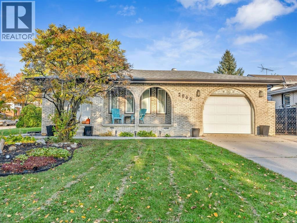 2966 Regis Avenue, Windsor, ON, N8R 1S5