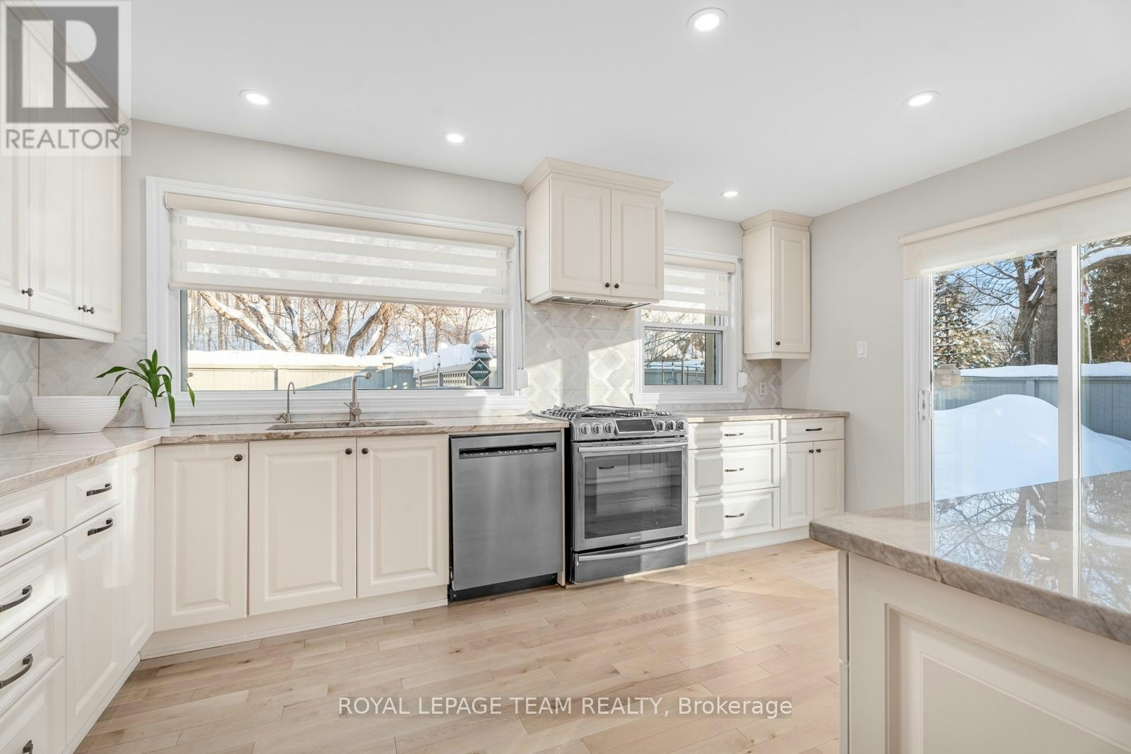 235 Hemlock Road, Ottawa, ON, K1M 1K4 - 9
