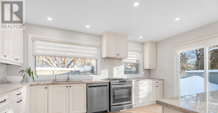 235 Hemlock Road, Ottawa, ON, K1M 1K4 - 9