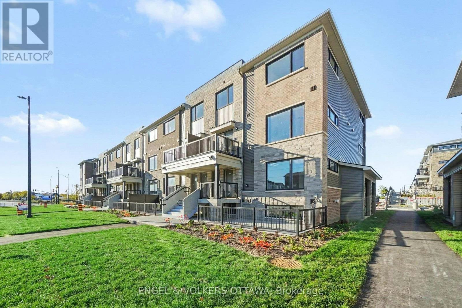27-201 Glenroy Gilbert Drive, Ottawa, ON, K2J 7N7 - 2