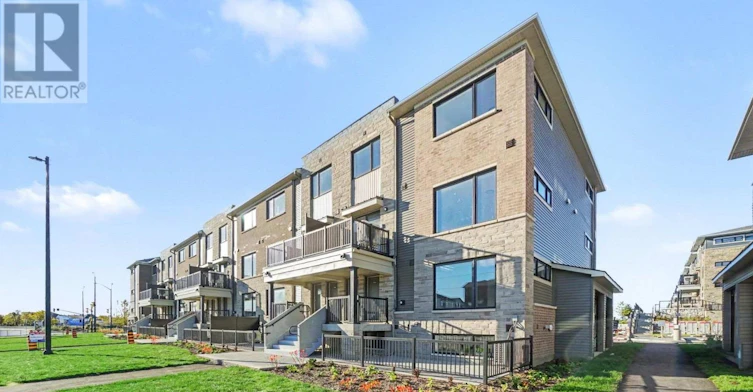 27-201 Glenroy Gilbert Drive, Ottawa, ON, K2J 7N7 - 2
