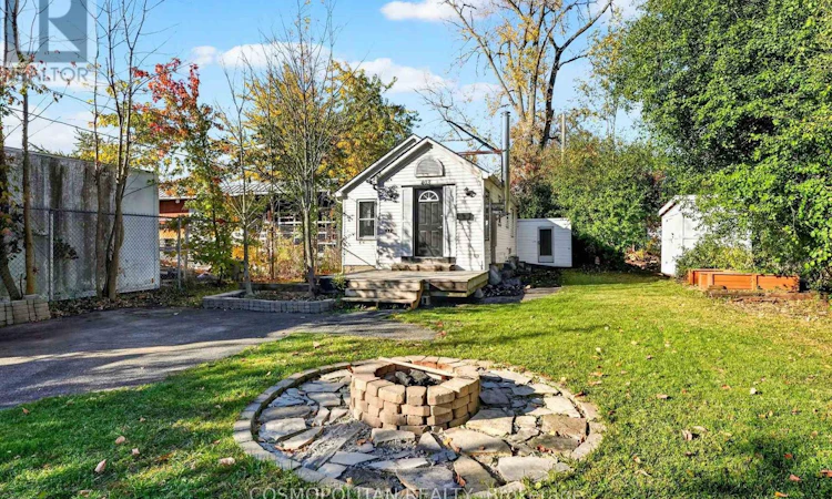 403 Crescent Road