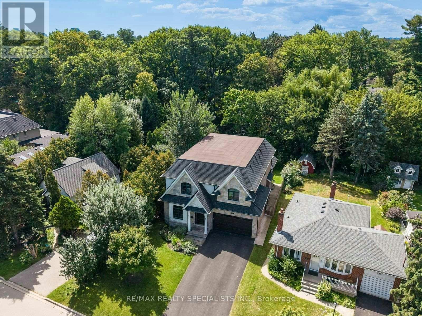 1534 Trotwood Avenue, Mississauga, ON, L5G 3Z9