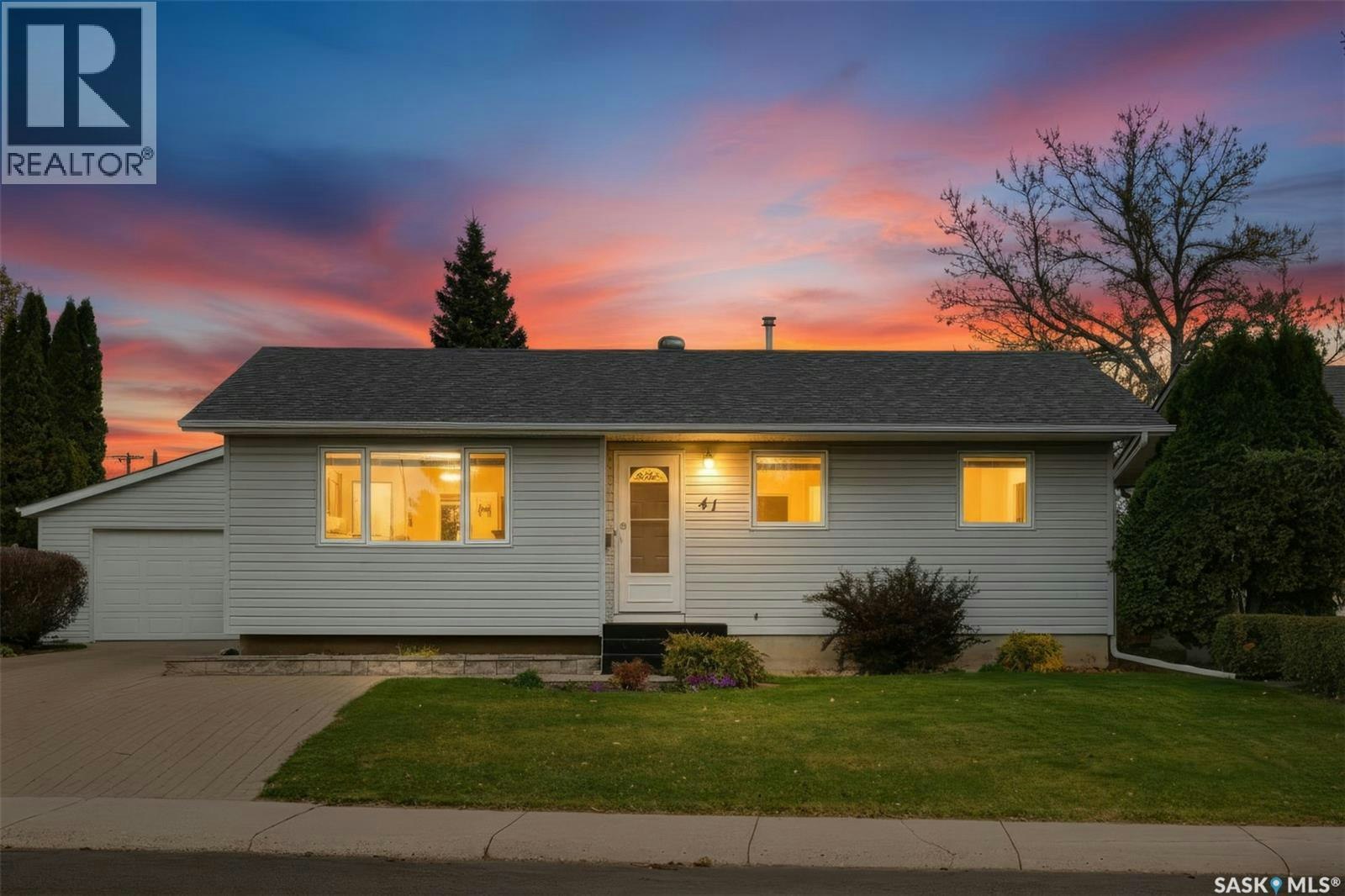 41 Arnason Crescent, Saskatoon, SK, S7H 4M7
