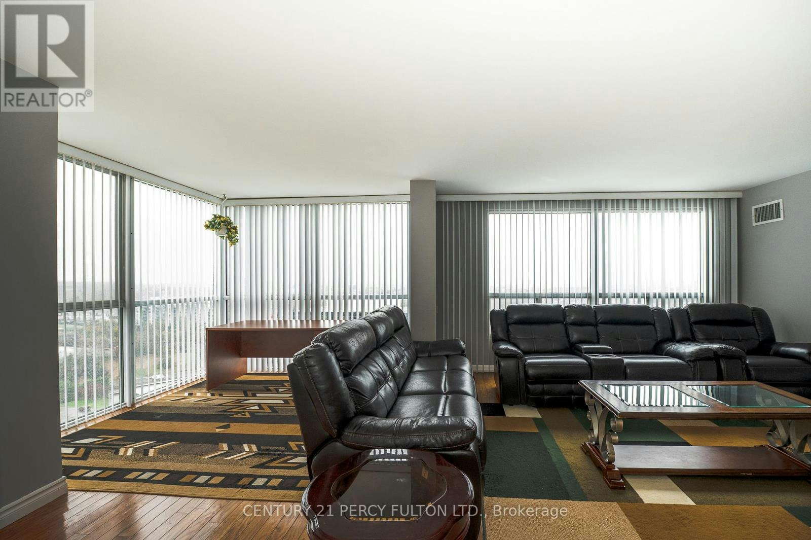 1805-5 Concorde Place, Toronto, ON, M3C 3M8 - 3