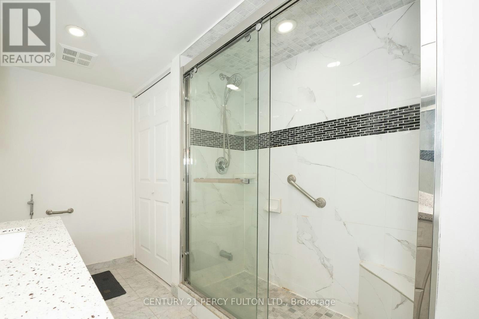 1805-5 Concorde Place, Toronto, ON, M3C 3M8 - 23