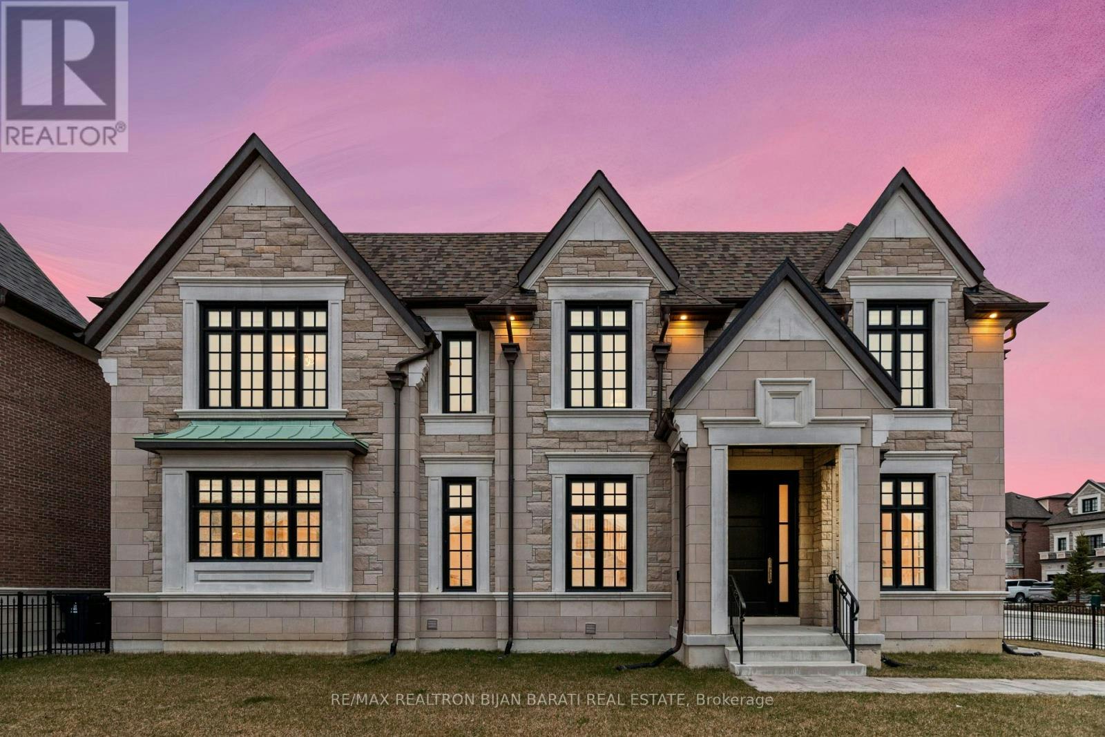 29 Ballyconnor Court, Toronto, ON, M2M 4C6