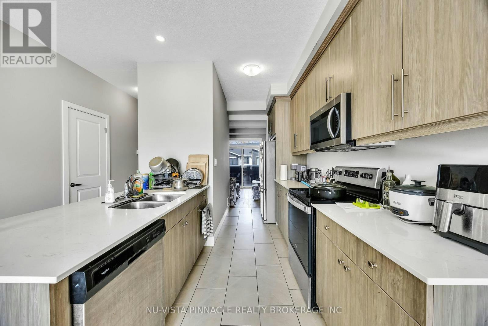 158-177 Edgevalley Road, London, ON, N5V 0C5 - 8