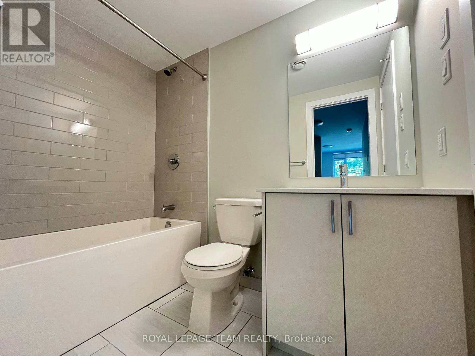 204-1295 Summerville Avenue, Ottawa, ON, K1Z 8G7 - 8