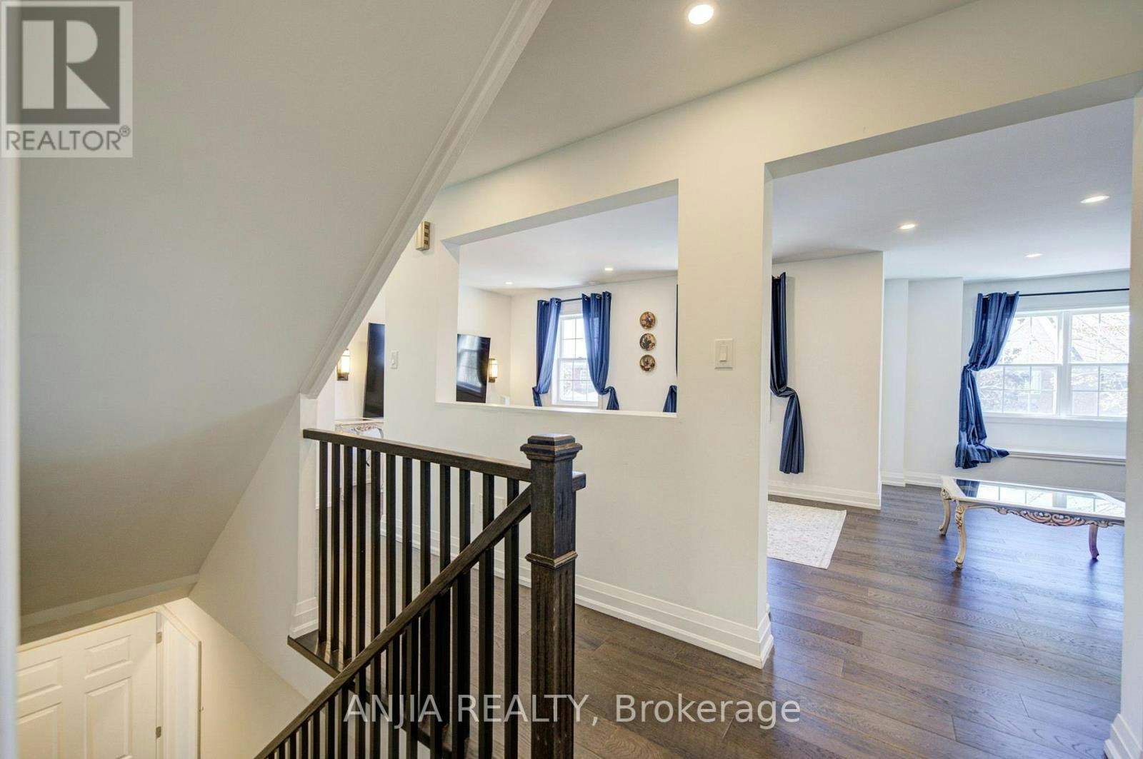 UPPER-7 Hawtin Lane, Aurora, ON, L4G 7L4 - 7