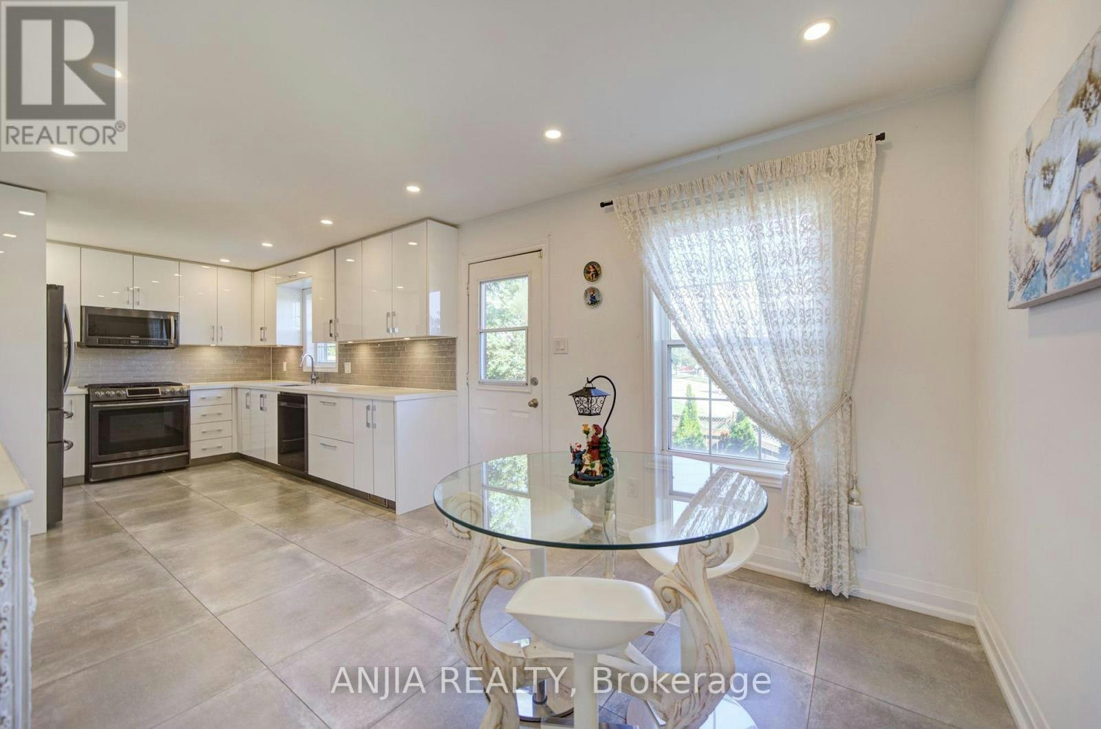 UPPER-7 Hawtin Lane, Aurora, ON, L4G 7L4 - 20