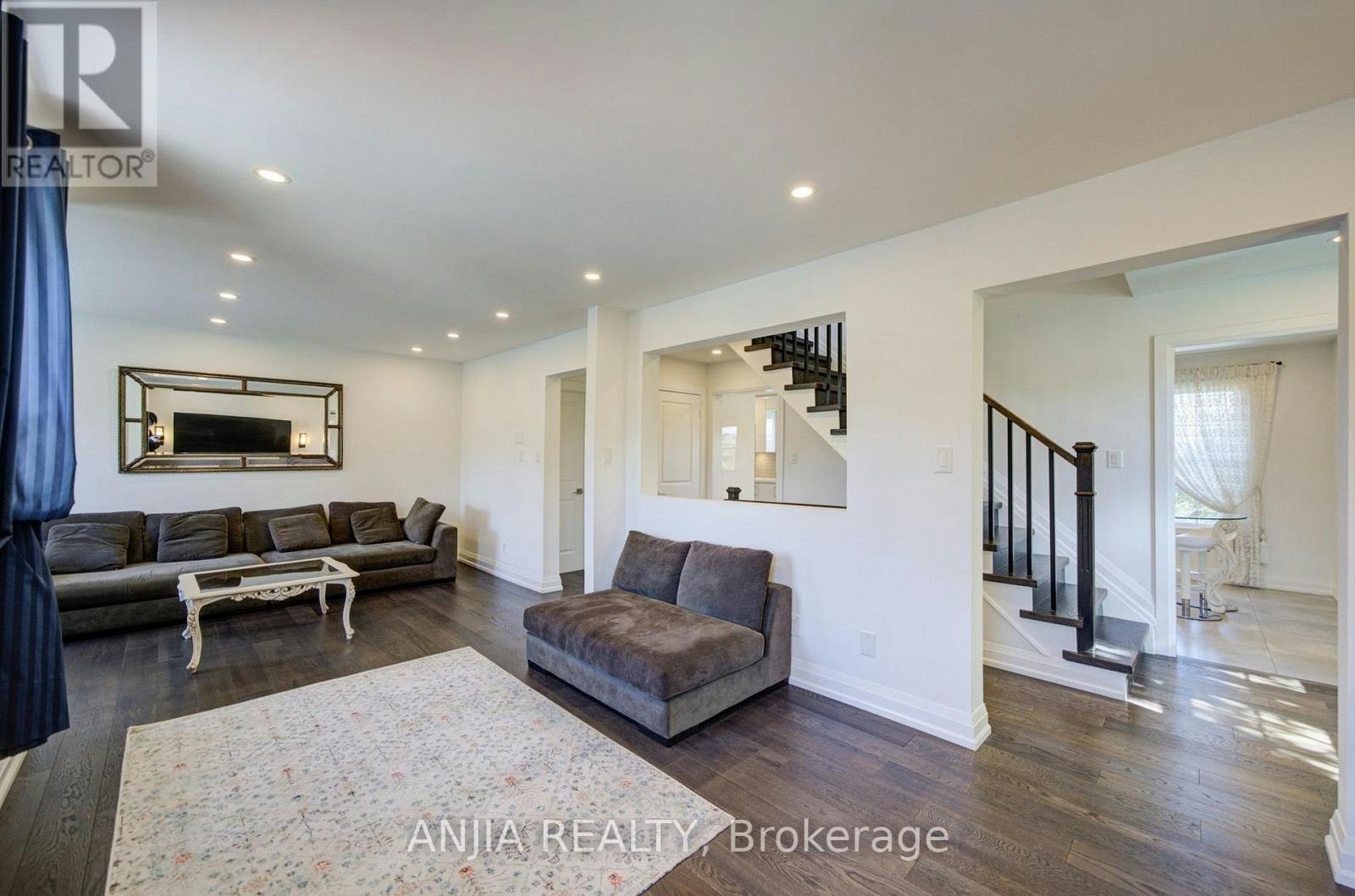 UPPER-7 Hawtin Lane, Aurora, ON, L4G 7L4 - 8