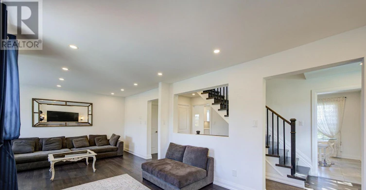 UPPER-7 Hawtin Lane, Aurora, ON, L4G 7L4 - 8