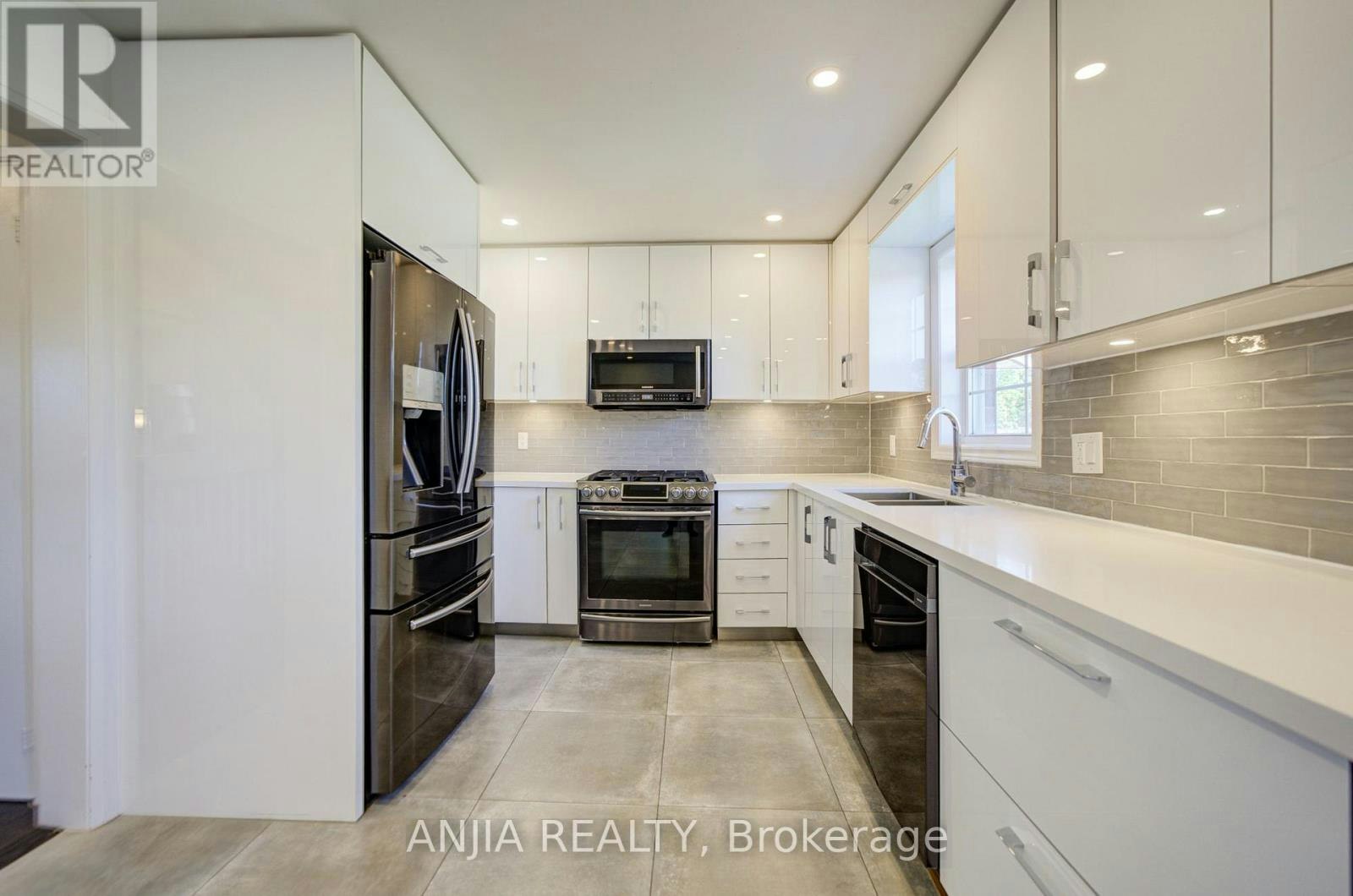 UPPER-7 Hawtin Lane, Aurora, ON, L4G 7L4 - 16