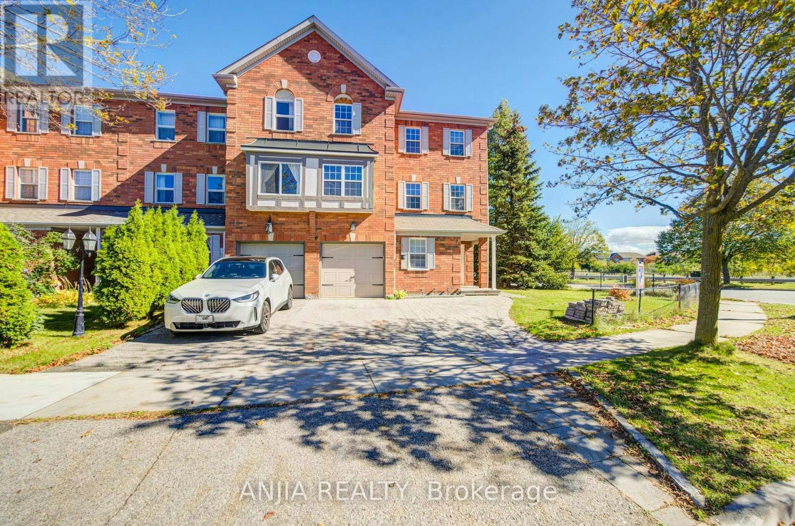 UPPER-7 Hawtin Lane, Aurora, ON, L4G 7L4