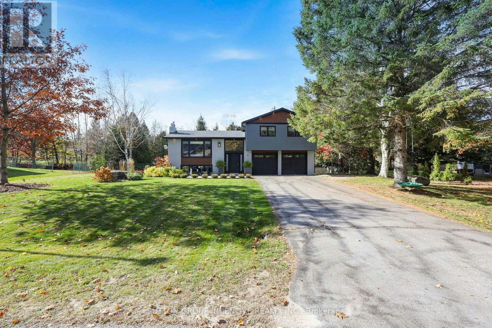 8 Patricia Court, Springwater, ON, L0L 1V0