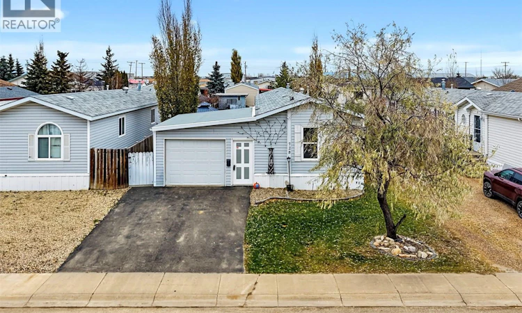 728 Harder Court