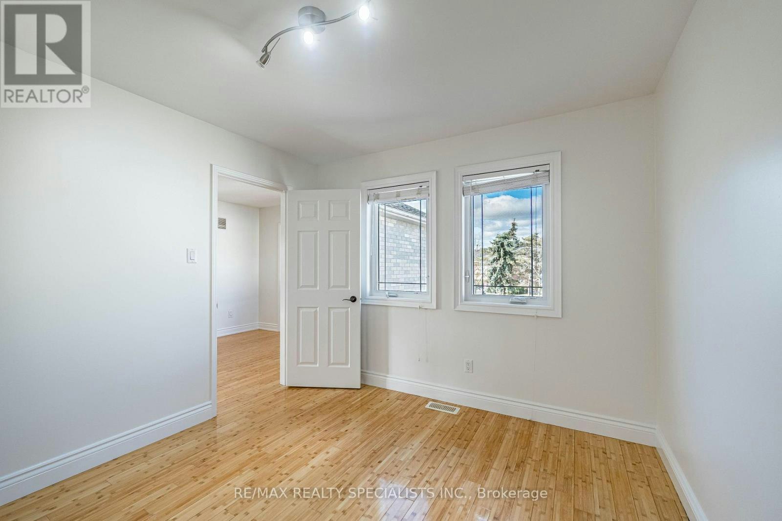 MAIN & 2ND-3166 Shadetree Drive, Mississauga, ON, L5N 6P3 - 31
