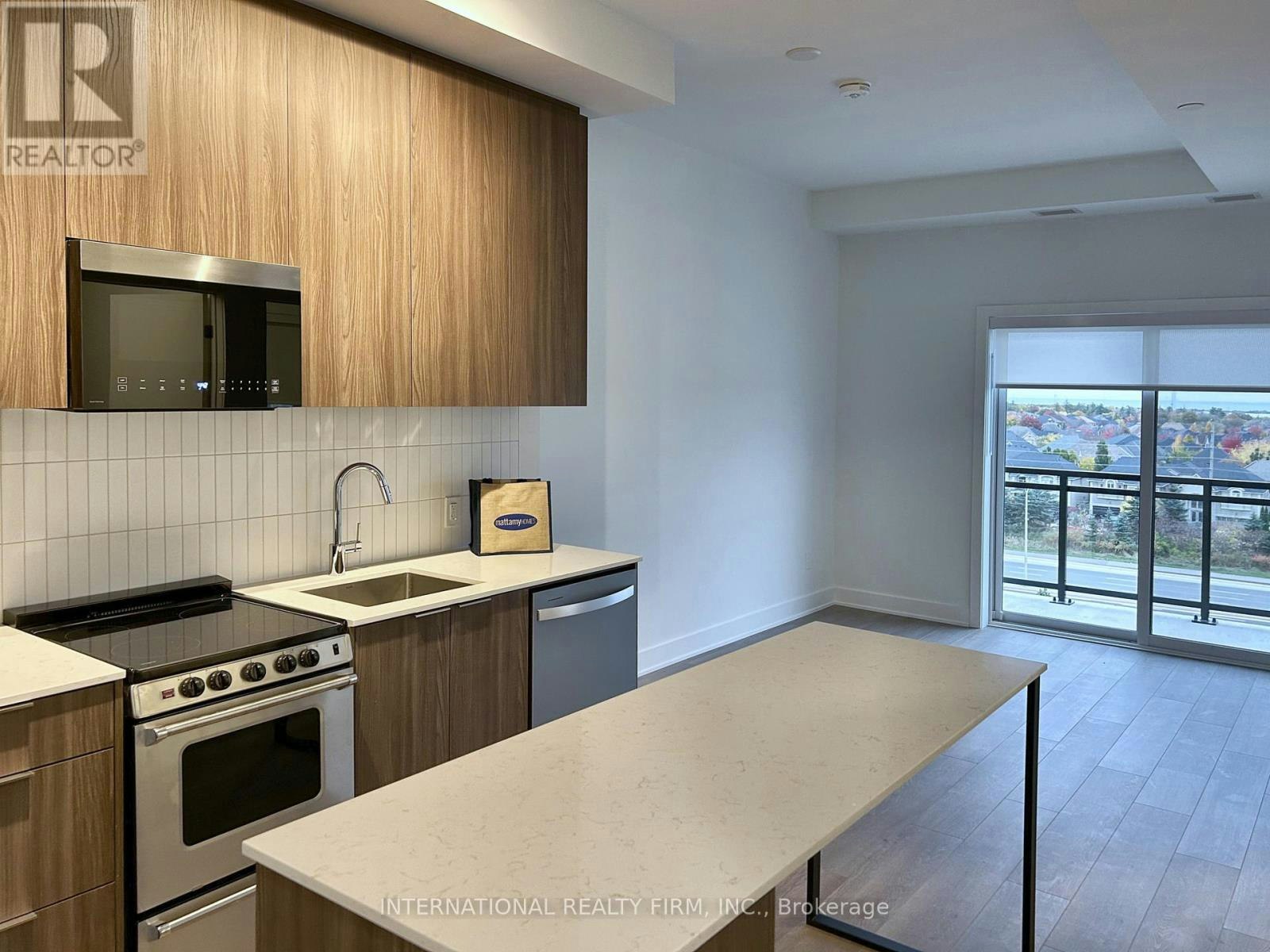 719-3008 William Cutmore Boulevard, Oakville, ON, L6H 8A4 - 2