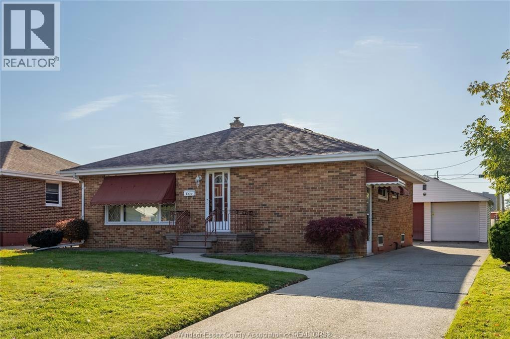 8273 Menard, Windsor, ON, N8S 1W2