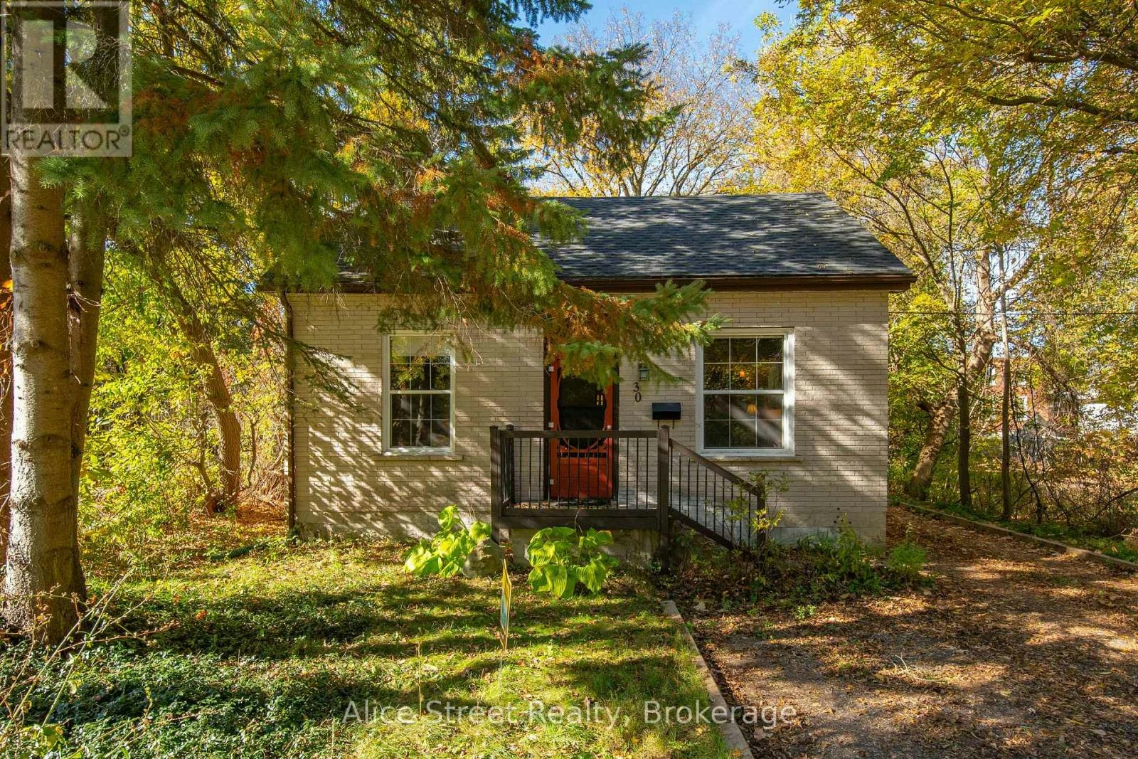30 John Street, Guelph, ON, N1H 1T4