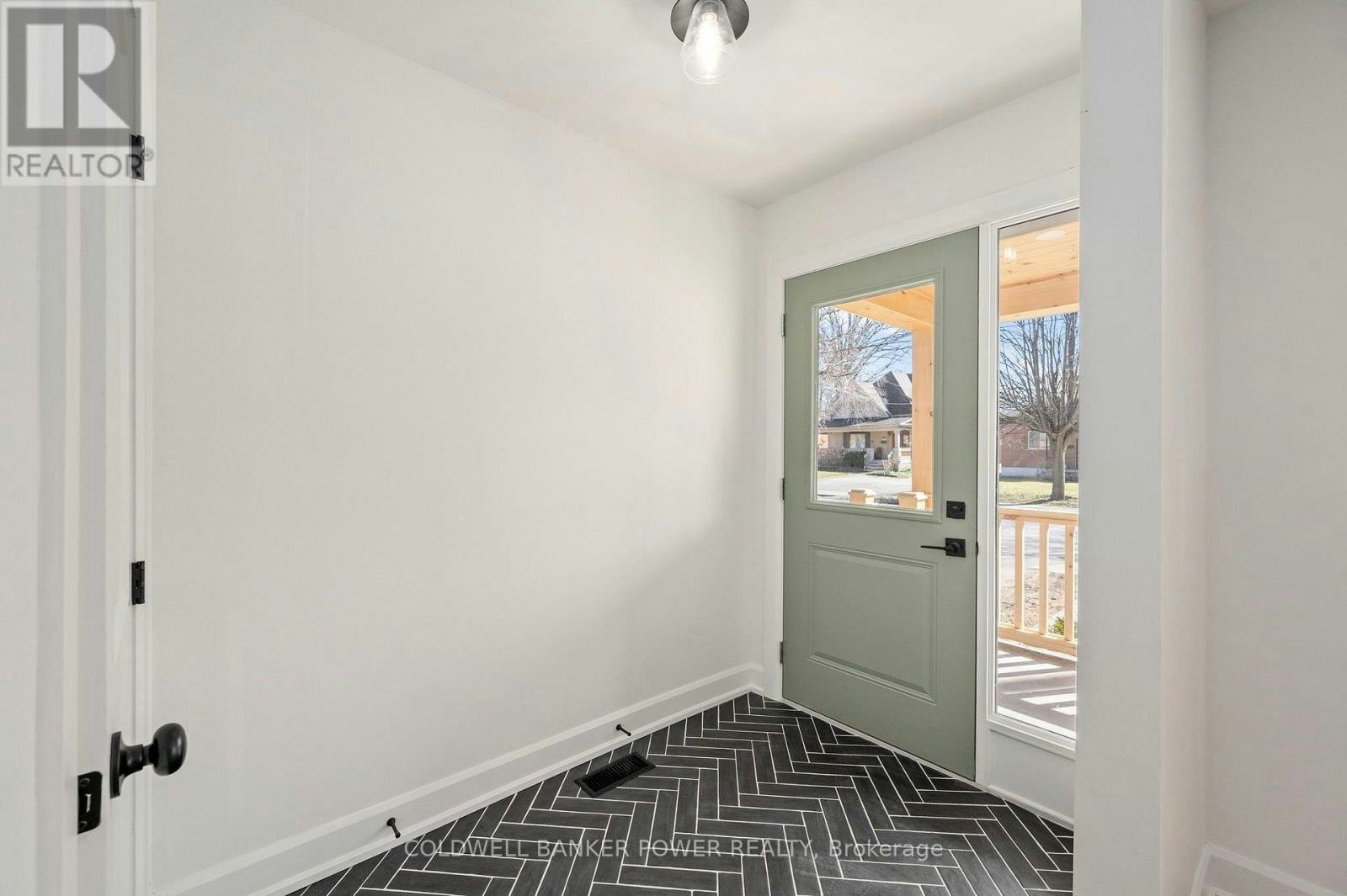 MAIN-94 Bruce Street, London, ON, N6C 1G8 - 4
