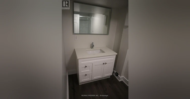 0 (BSMT-79 Wellington Street E, Barrie, ON, L4M 2C3 - 15