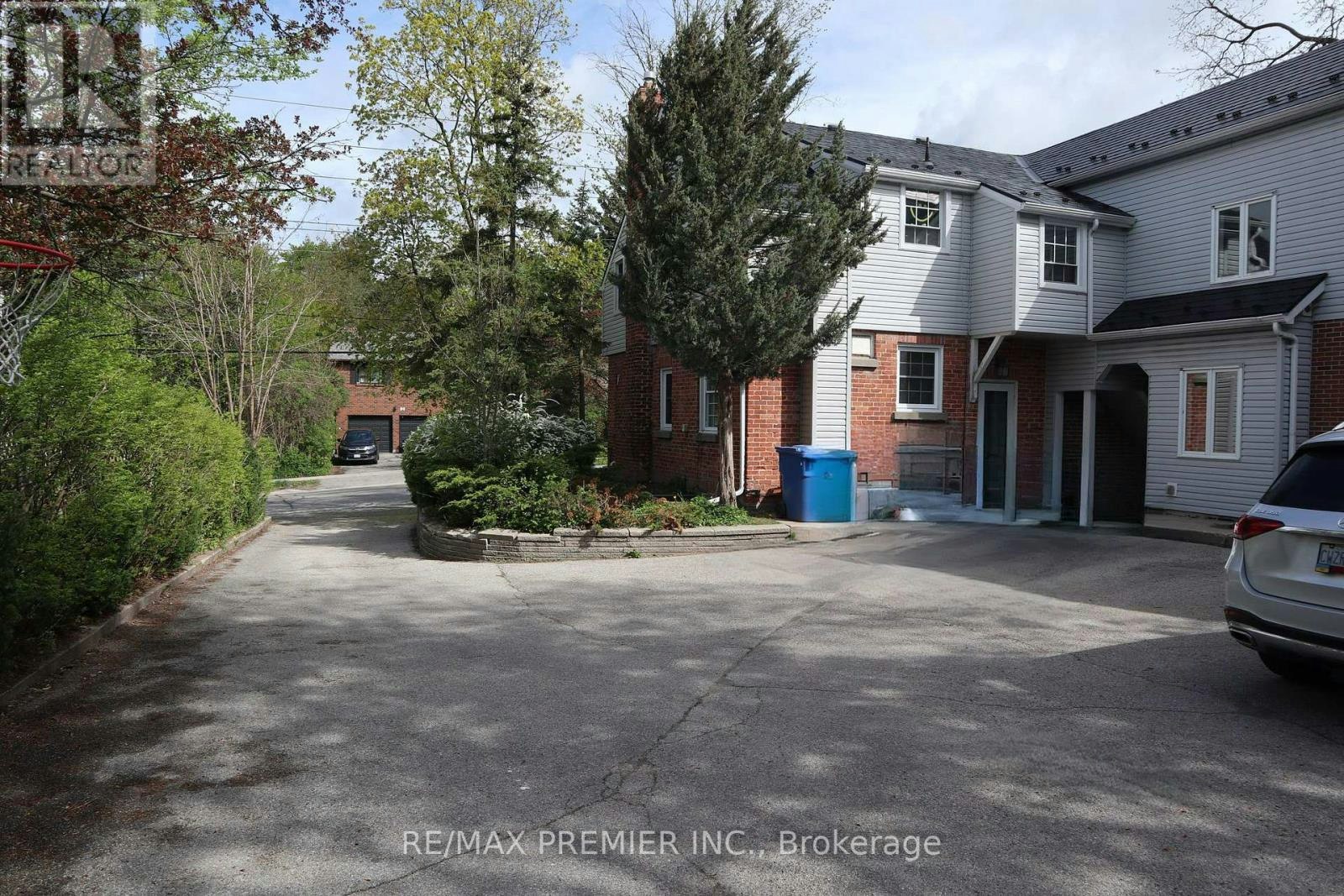 0 (BSMT-79 Wellington Street E, Barrie, ON, L4M 2C3 - 4