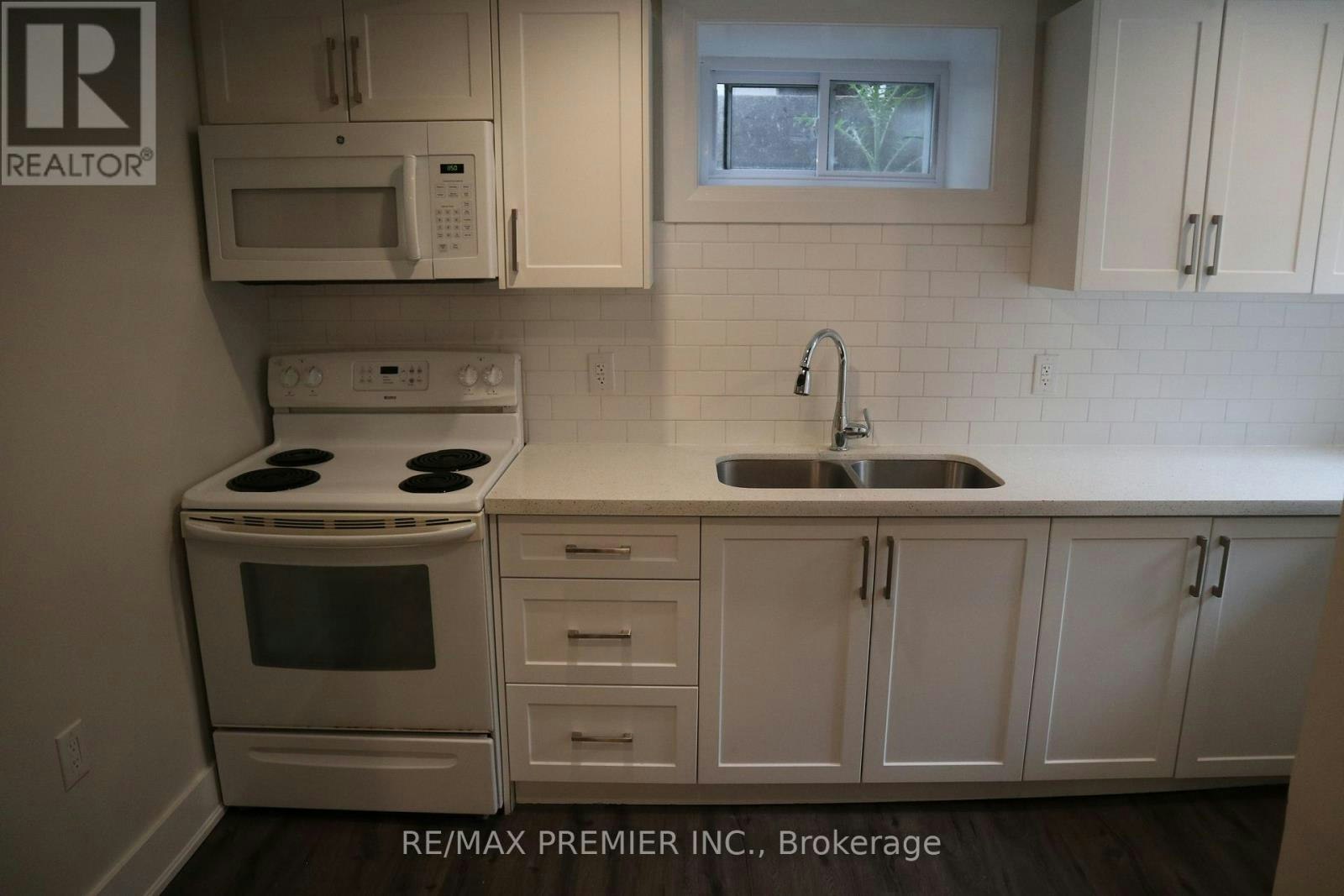0 (BSMT-79 Wellington Street E, Barrie, ON, L4M 2C3 - 19
