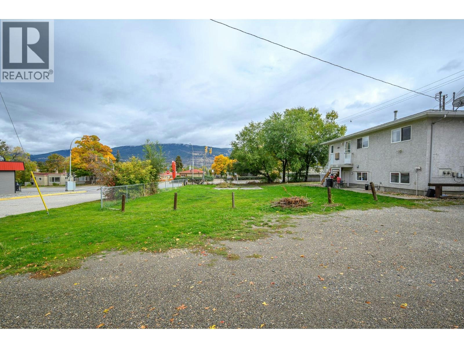3202 16 Avenue - 3