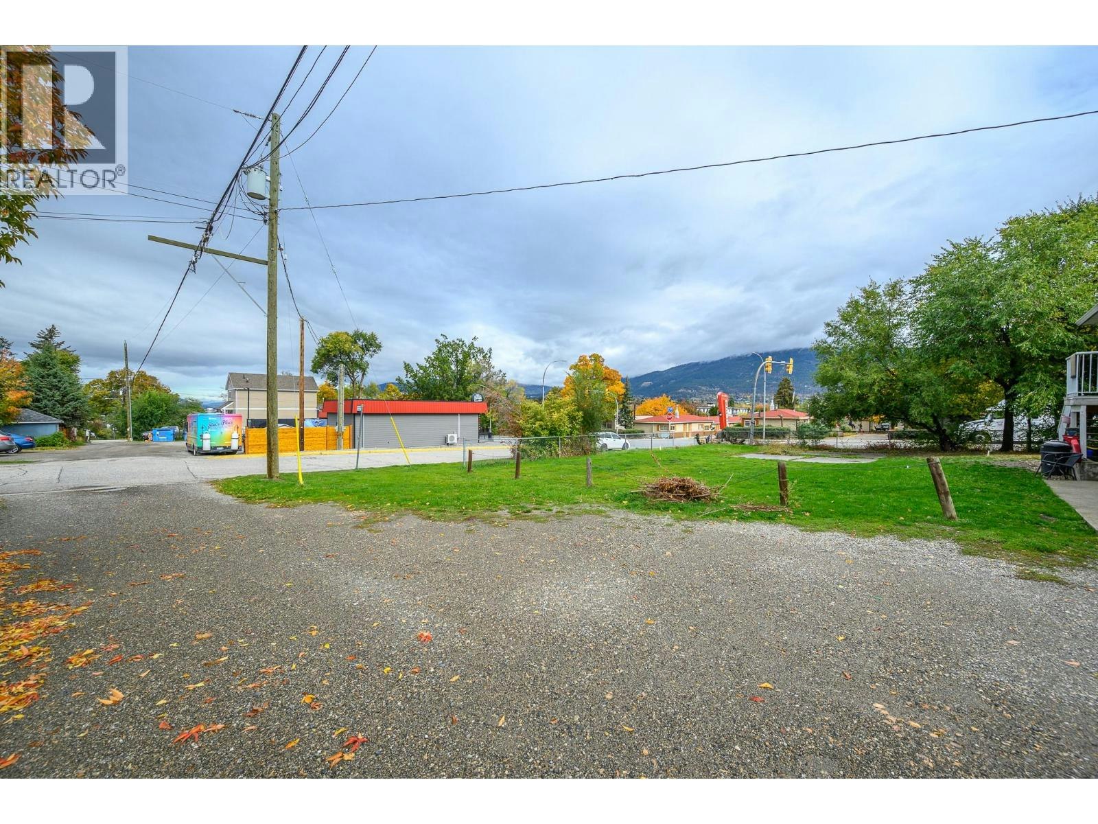 3202 16 Avenue - 4