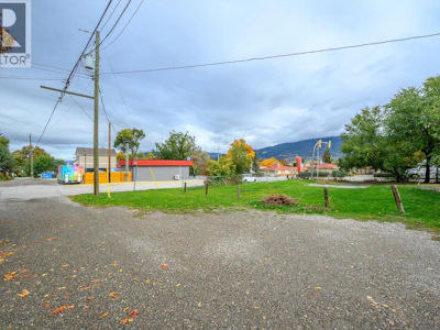 3202 16 Avenue - 4