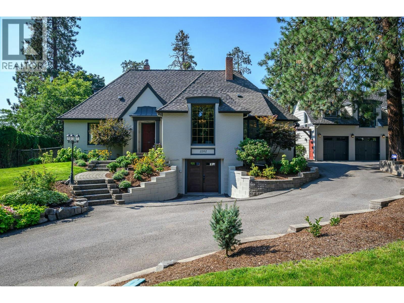 2202 26 Street - 2