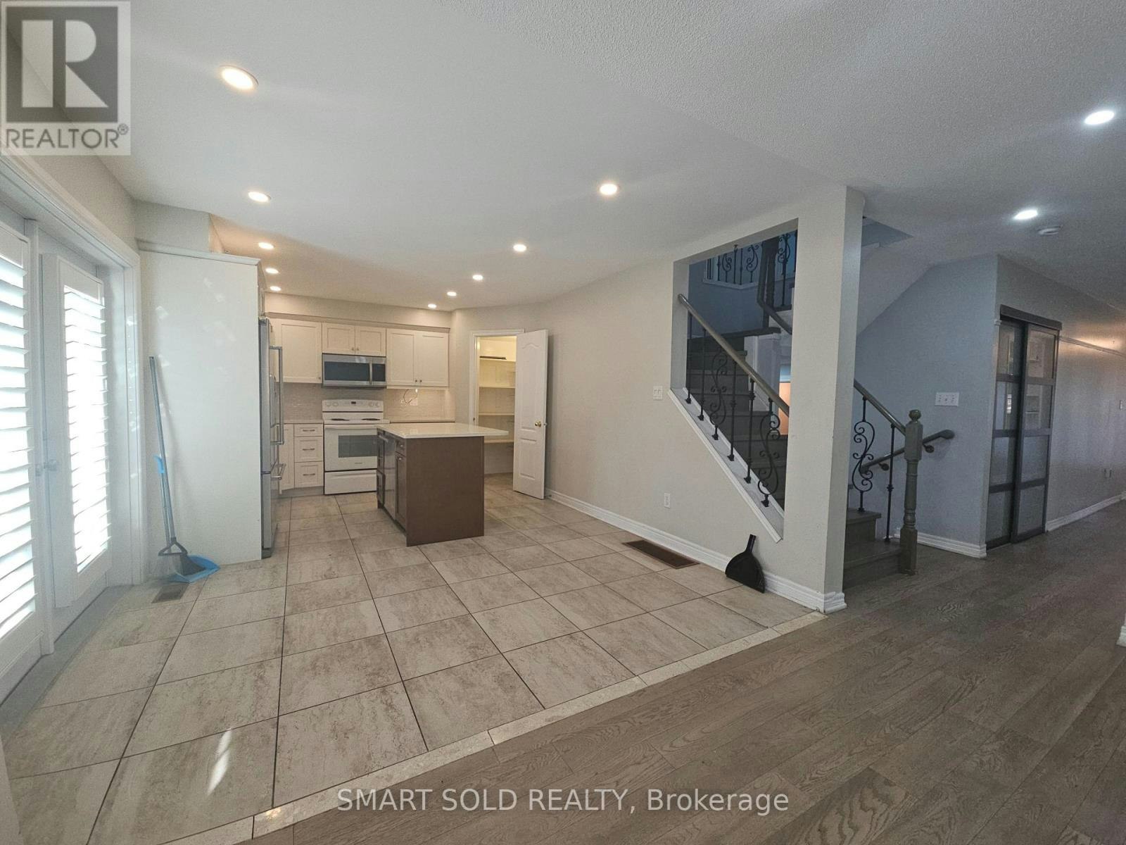 MAIN + 2ND FLOOR-10 Fairhill Avenue, Brampton, ON, L7A 2A9 - 5