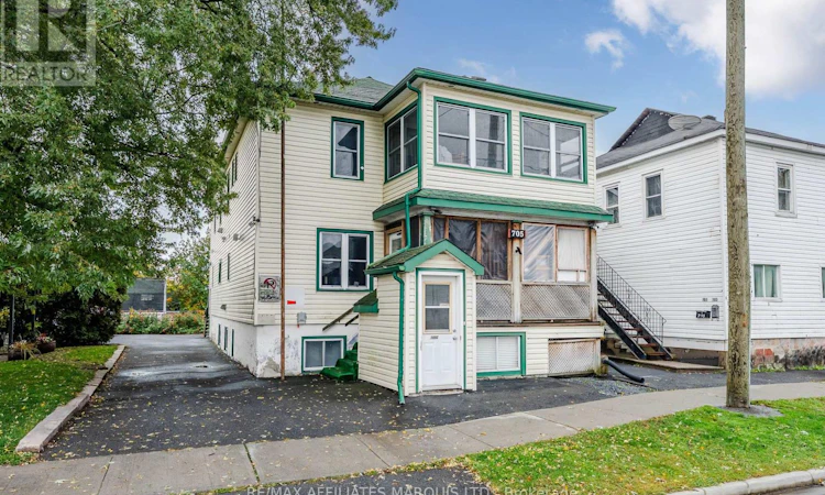 705 Walton Street