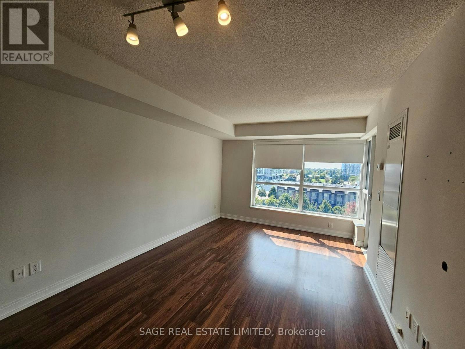 705-151 Village Green Square, Toronto, ON, M1S 0K5