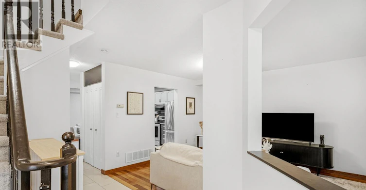 70 Jefferson Court W, Welland, ON, L3C 7G5 - 7