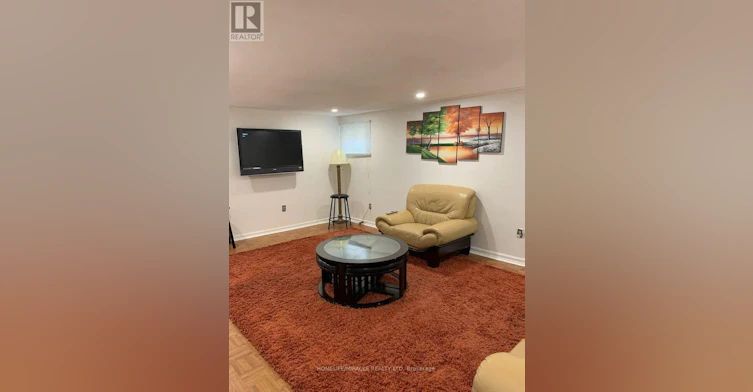 B-3485 Oakglade Crescent, Mississauga, ON, L5C 1X4 - 2