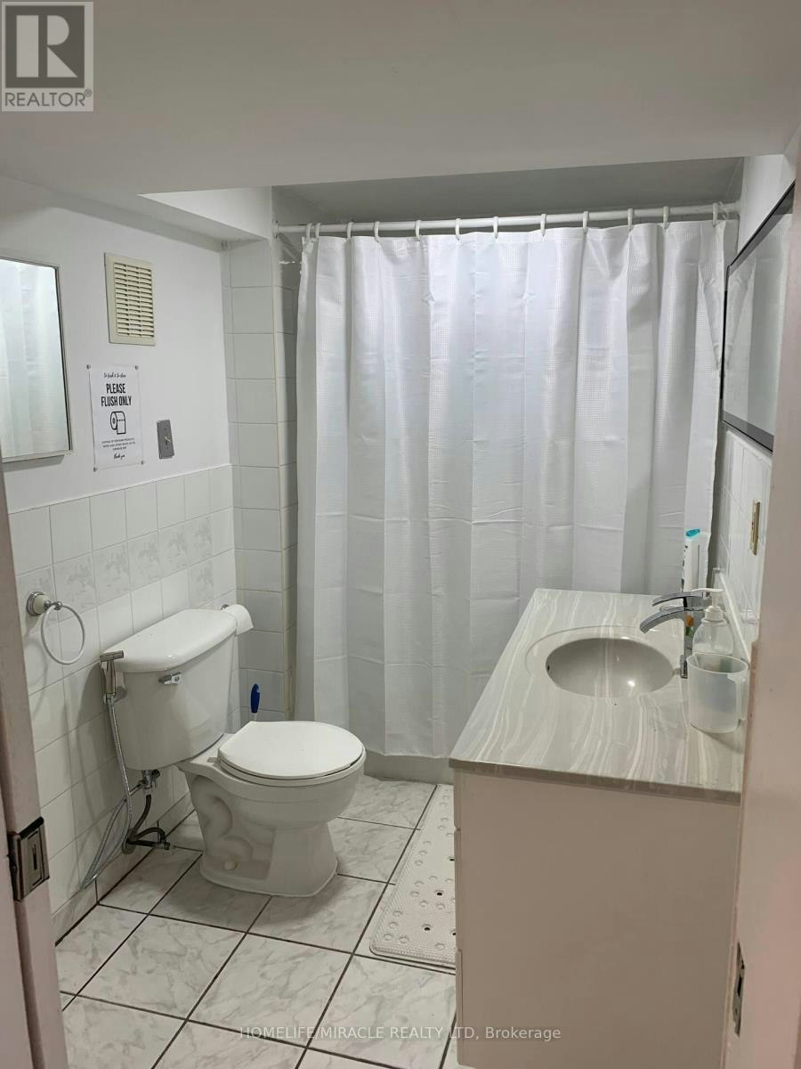 B-3485 Oakglade Crescent, Mississauga, ON, L5C 1X4 - 9