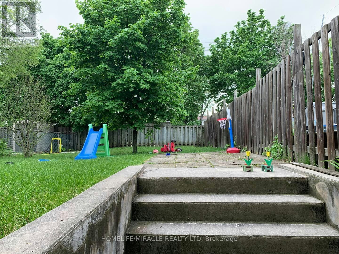 B-3485 Oakglade Crescent, Mississauga, ON, L5C 1X4 - 4