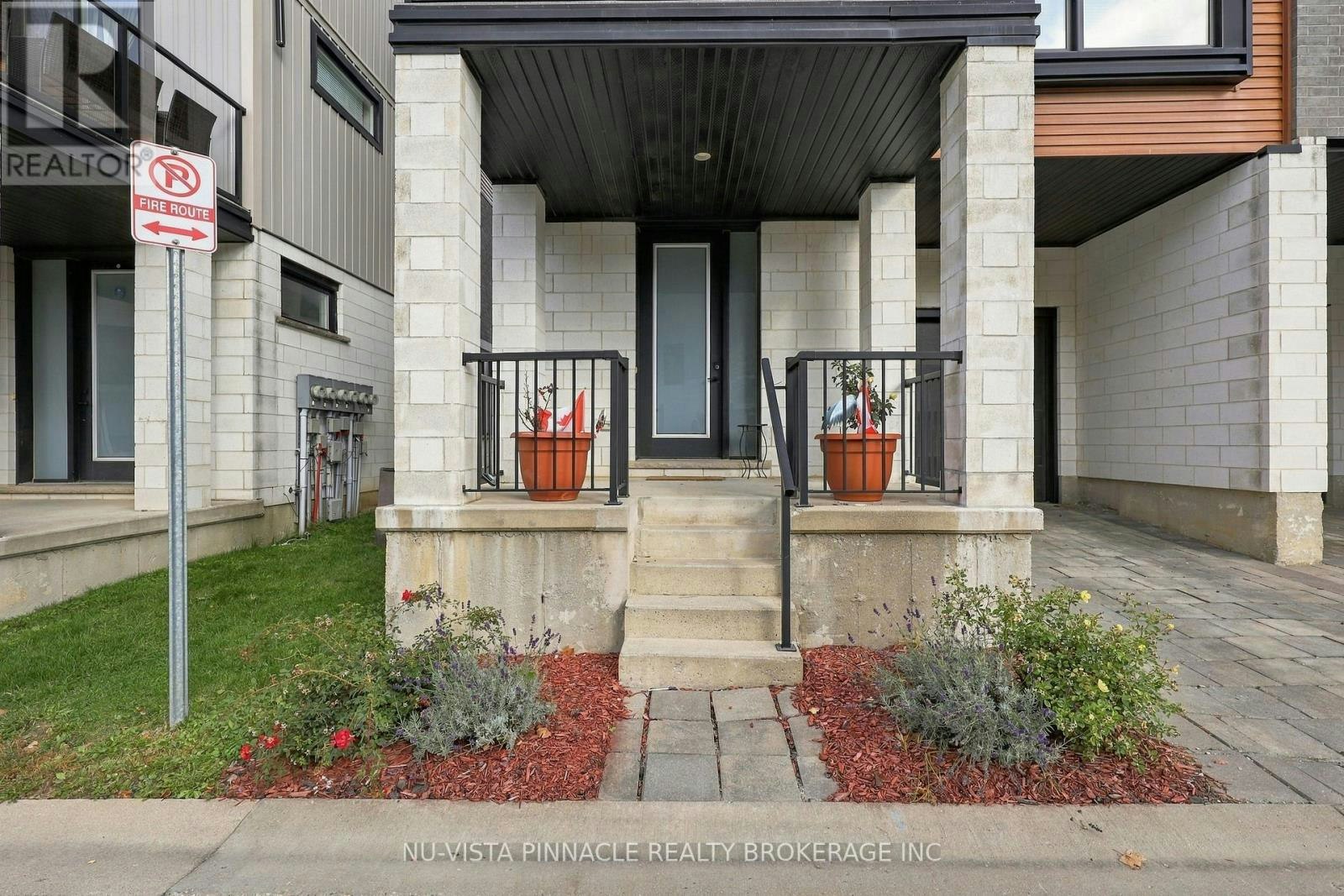 960 Village Square WEST, London, ON, N6H 0J7 - 3