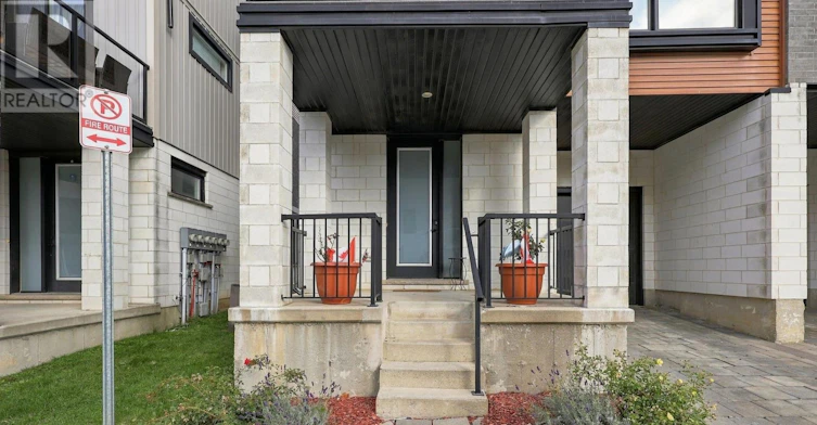 960 Village Square WEST, London, ON, N6H 0J7 - 3