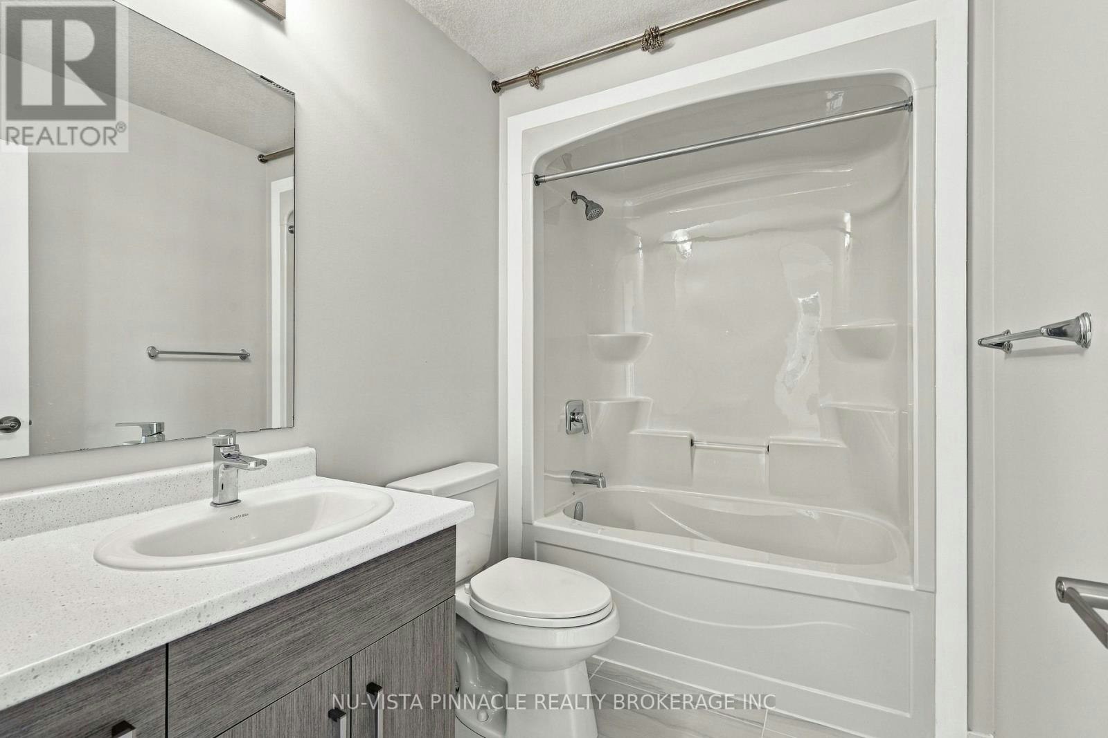 960 Village Square WEST, London, ON, N6H 0J7 - 28