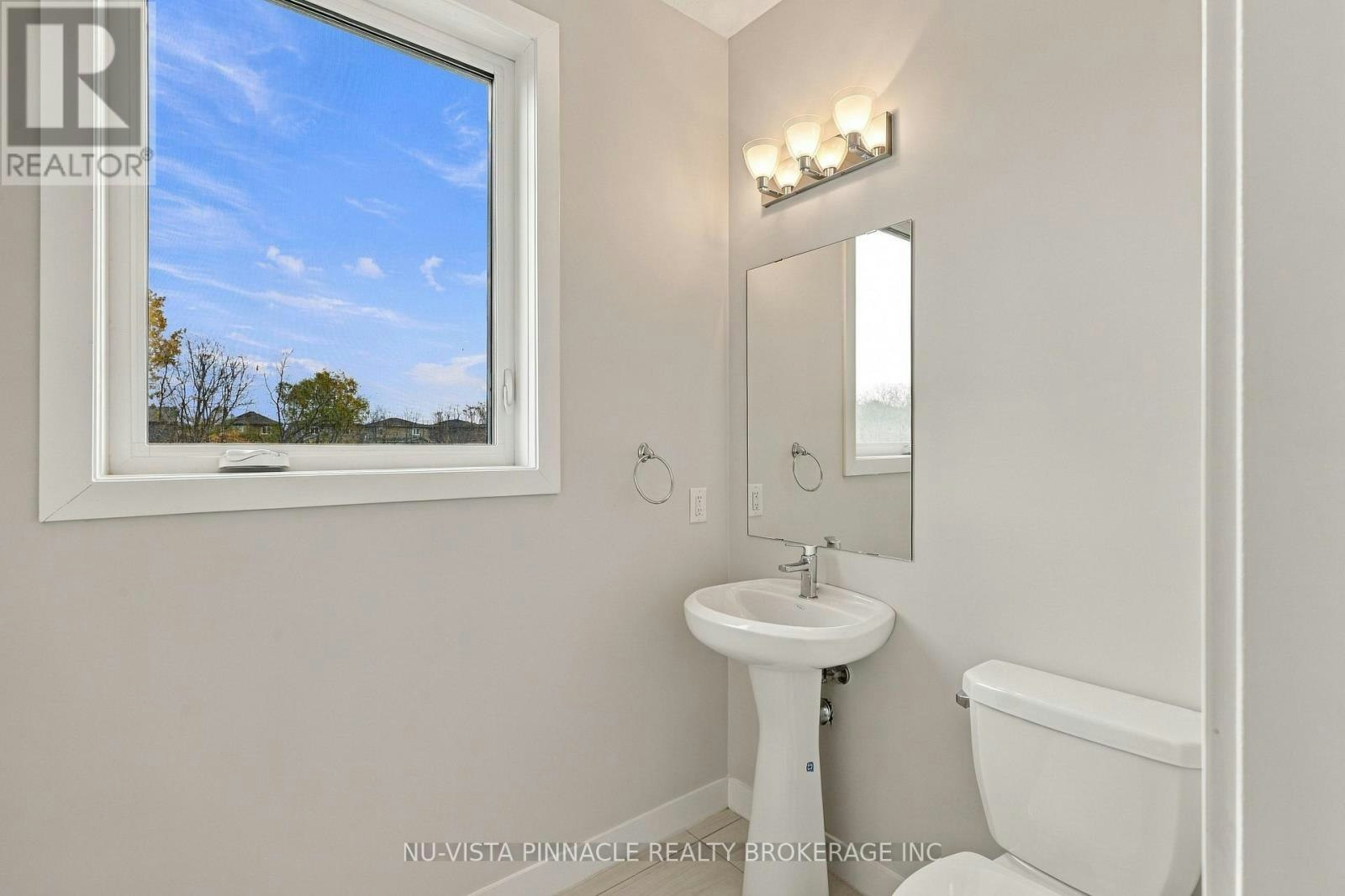 960 Village Square WEST, London, ON, N6H 0J7 - 9