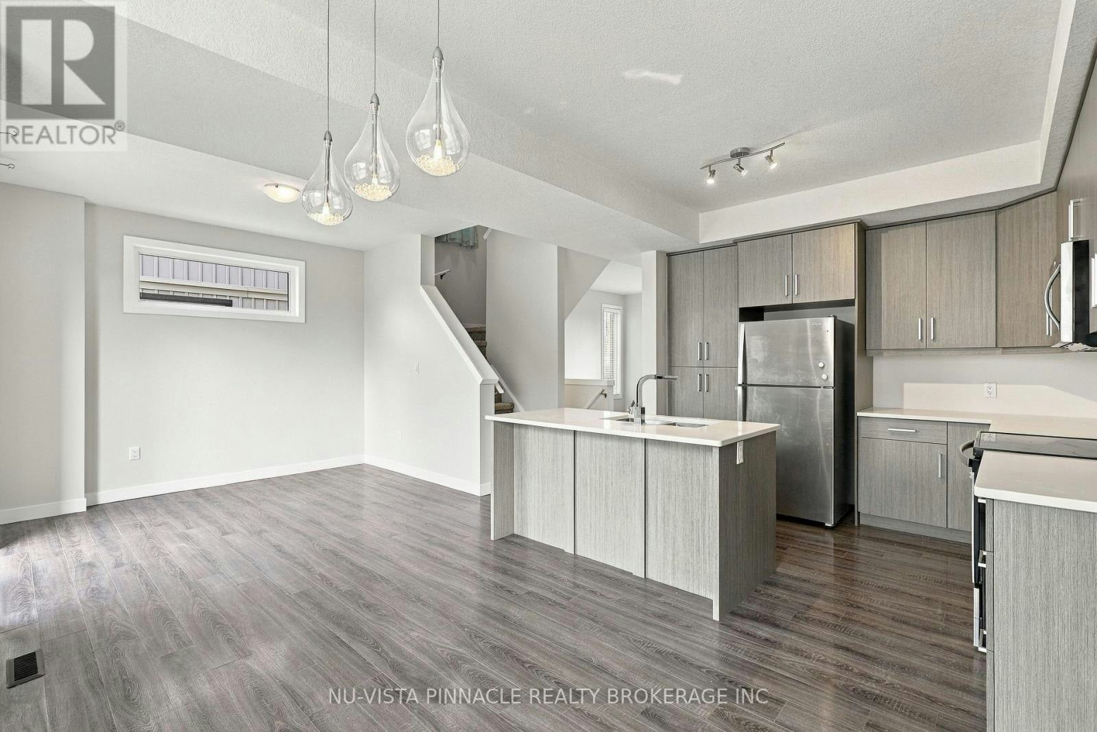 960 Village Square WEST, London, ON, N6H 0J7 - 15