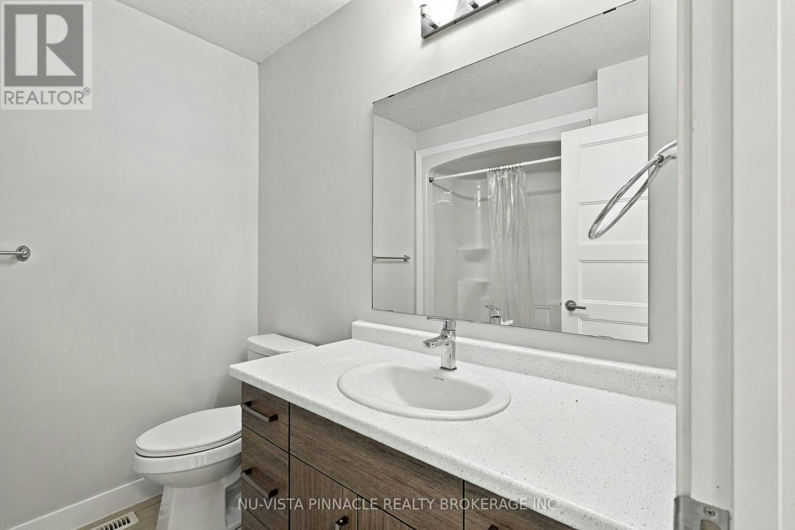 960 Village Square WEST, London, ON, N6H 0J7 - 19