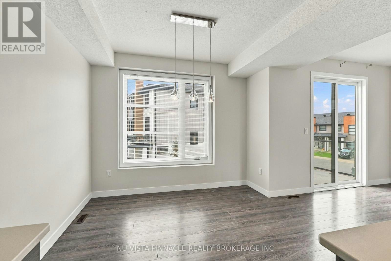 960 Village Square WEST, London, ON, N6H 0J7 - 14